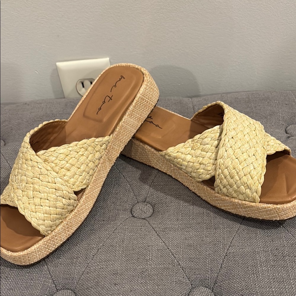 Me Too NEW! Women's Beige Woven Sandals Size 6